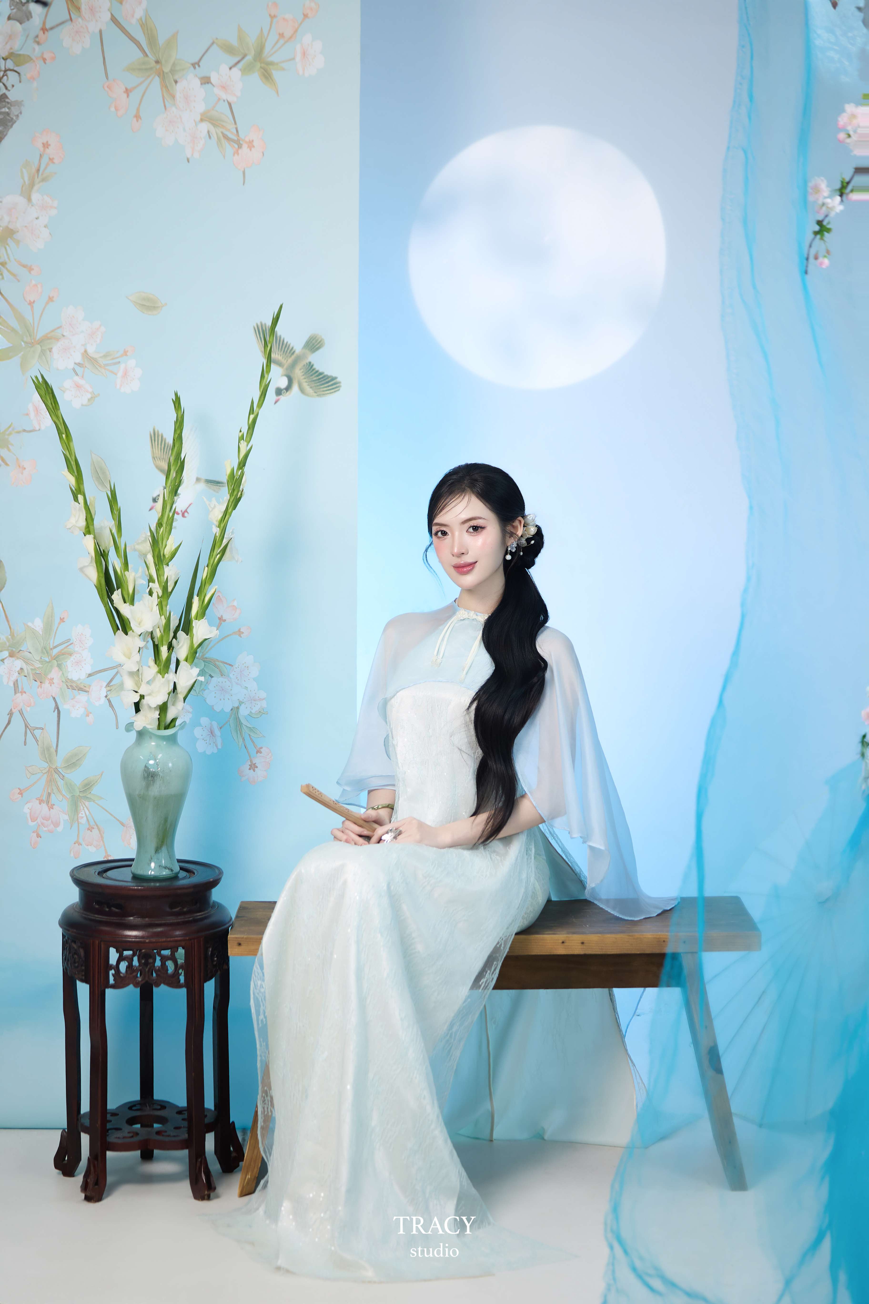 frontend/img/gallery/anh-tet-yem-ao-dai/tracy-studio-chup-concept-yem-thien-thanh (4).jpg